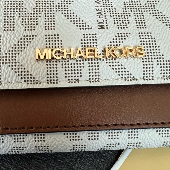 NWT MICHAEL KORS LEATHER JET SET CHARM MEDIUM 2 IN 1 WALLET - Picture 2 of 8